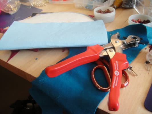 Hole punch for leather by Rosie