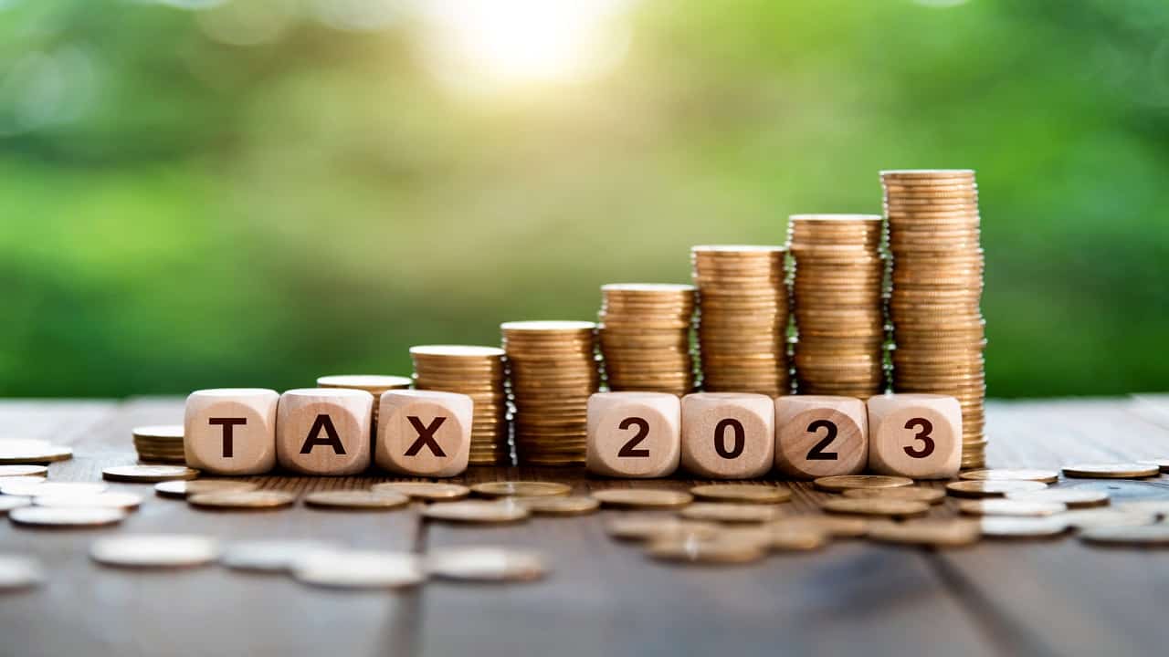 What are the tax slabs for senior citizens in the new tax regime from